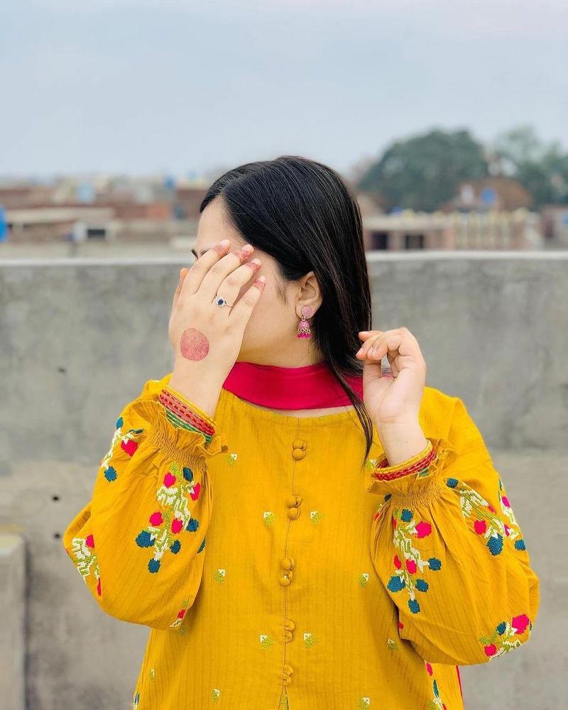 Crimson 2 Pc Stiched Embroidery Articles