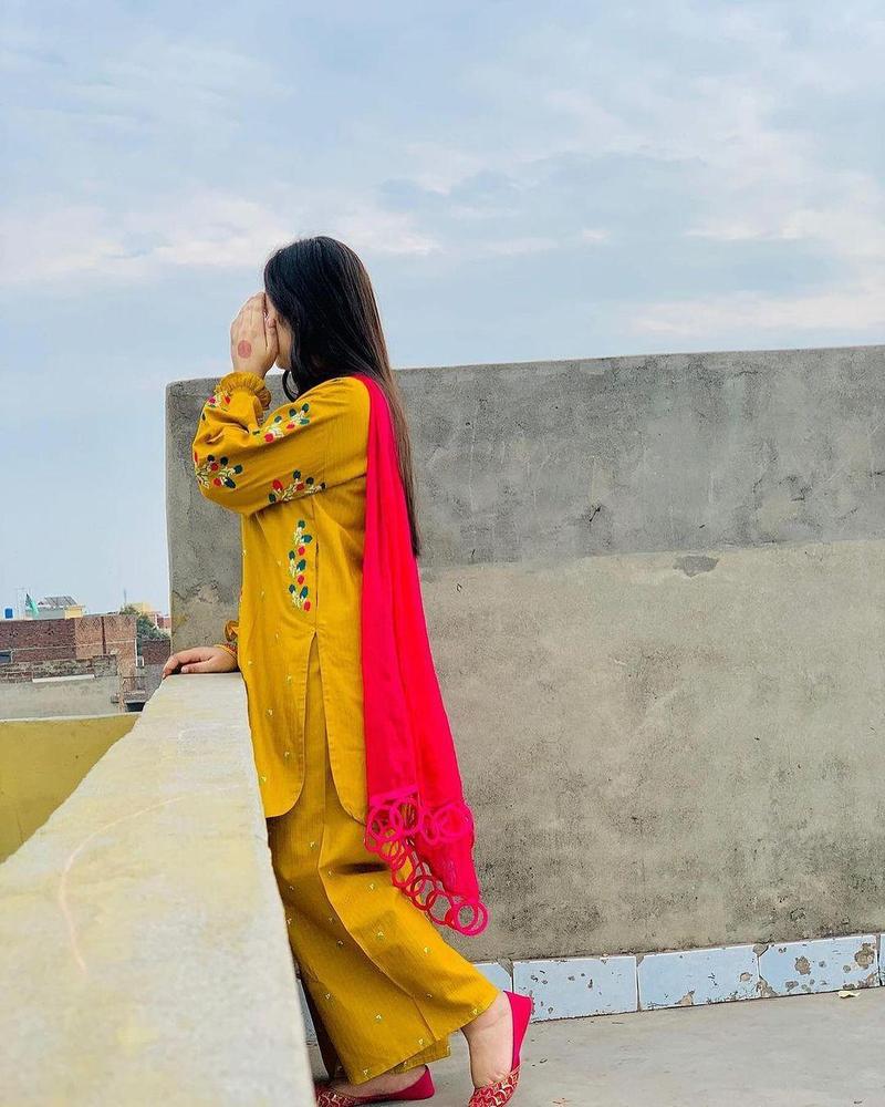 Crimson 2 Pc Stiched Embroidery Articles