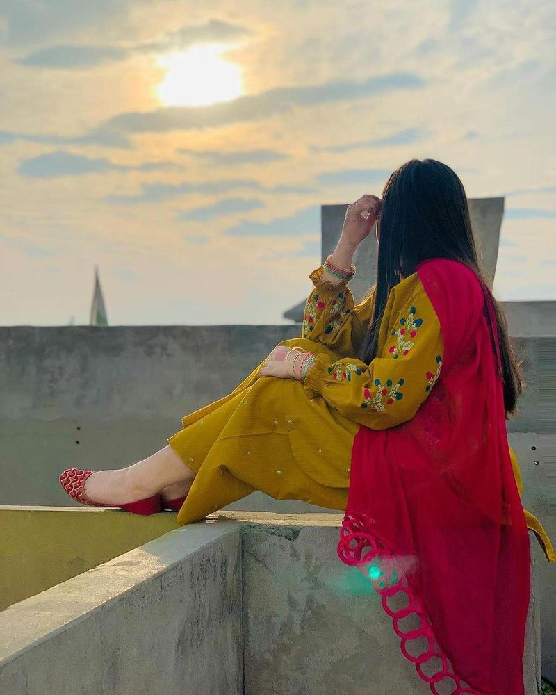 Crimson 2 Pc Stiched Embroidery Articles